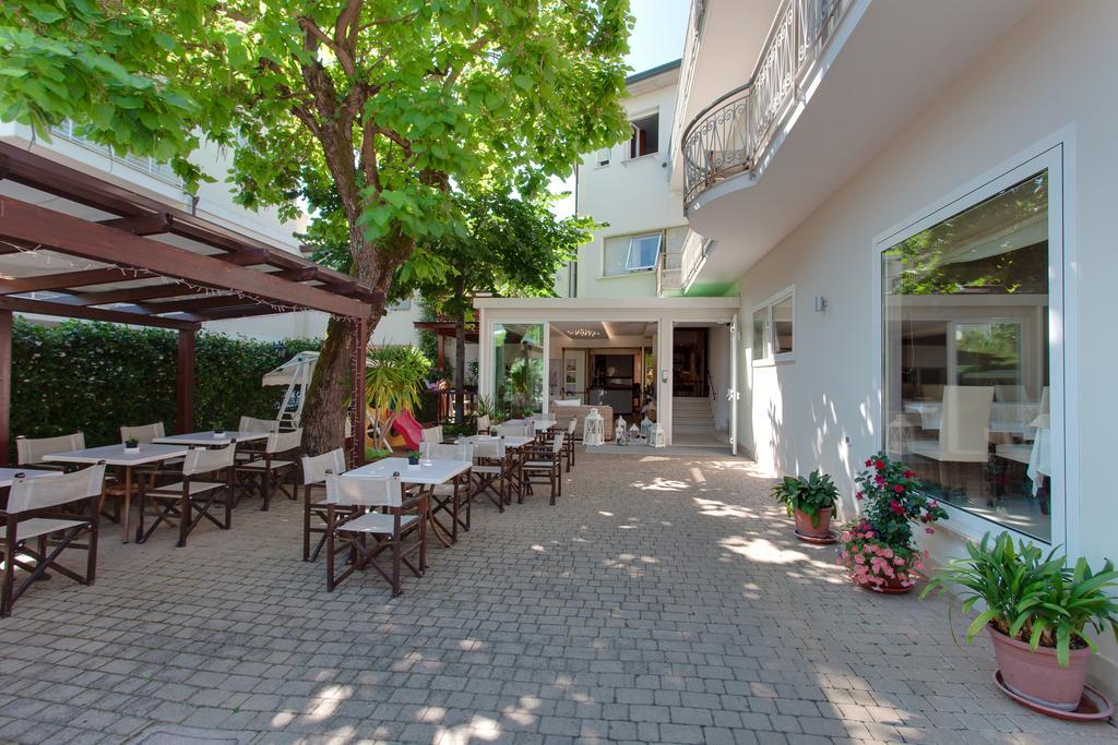 B&B Airone Cervia - Camere E Appartamenti Exterior foto